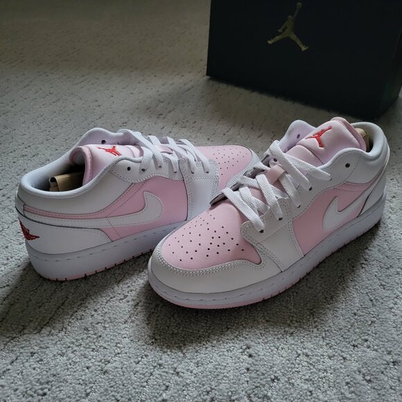 Youth Size 6Y Jordan 1 Low Pink Foam Fire Red White (GS) 553560-608 AUTHENTICNEW - Picture 4 of 9